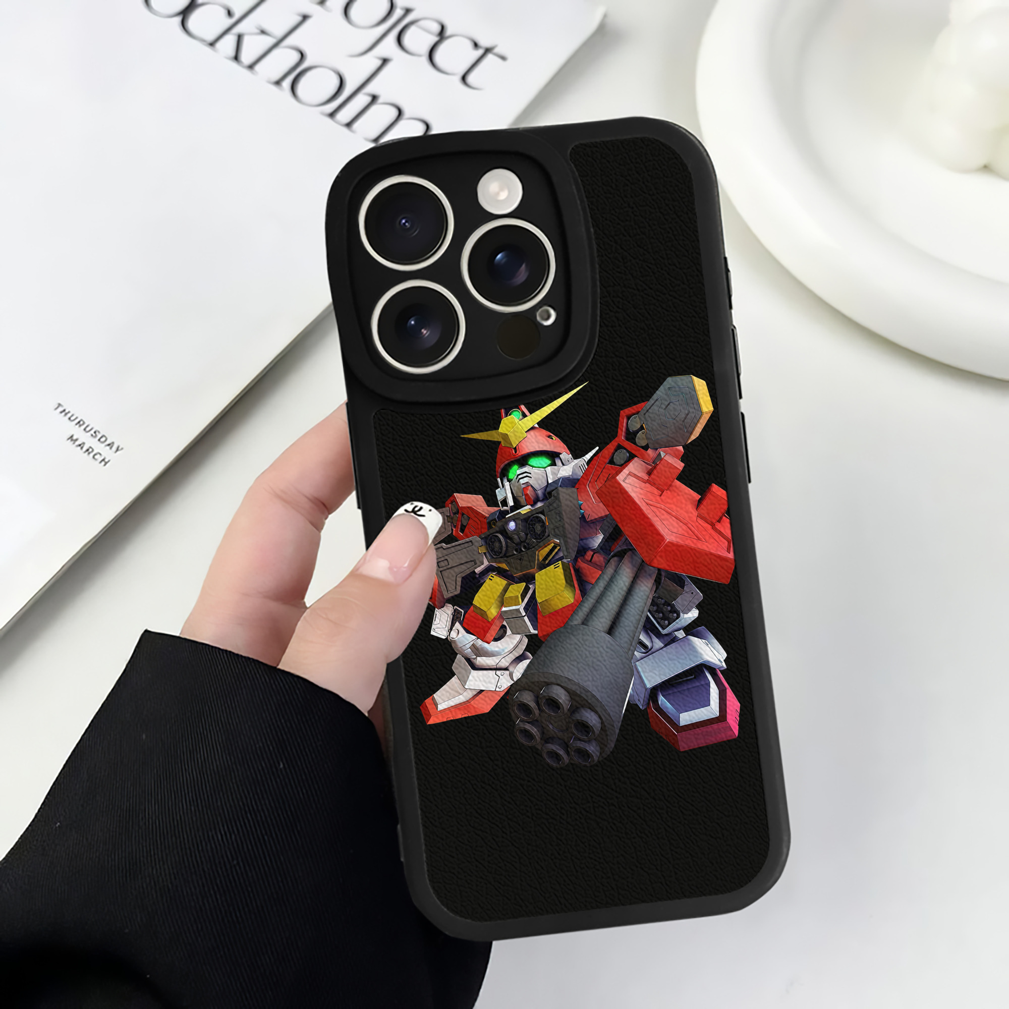 （画像用） 機動戦士ガンダム Mobile Suit Gundam 【iPhone 16シリーズ対応】シリコンスマホケース（レザー調） 材質：シリコン